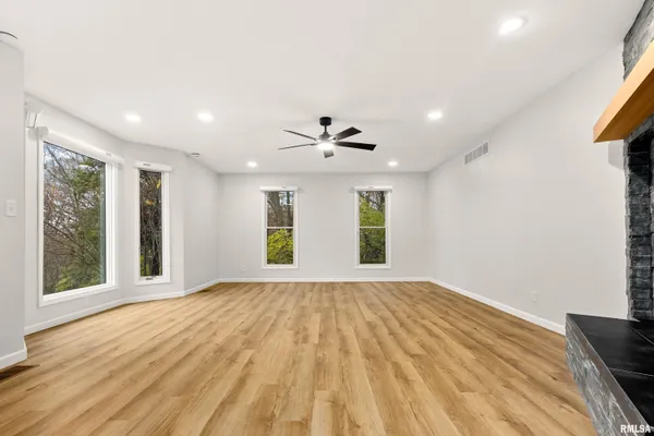 $799,000 | 2211 Sheridan Road, Pekin, IL 61554