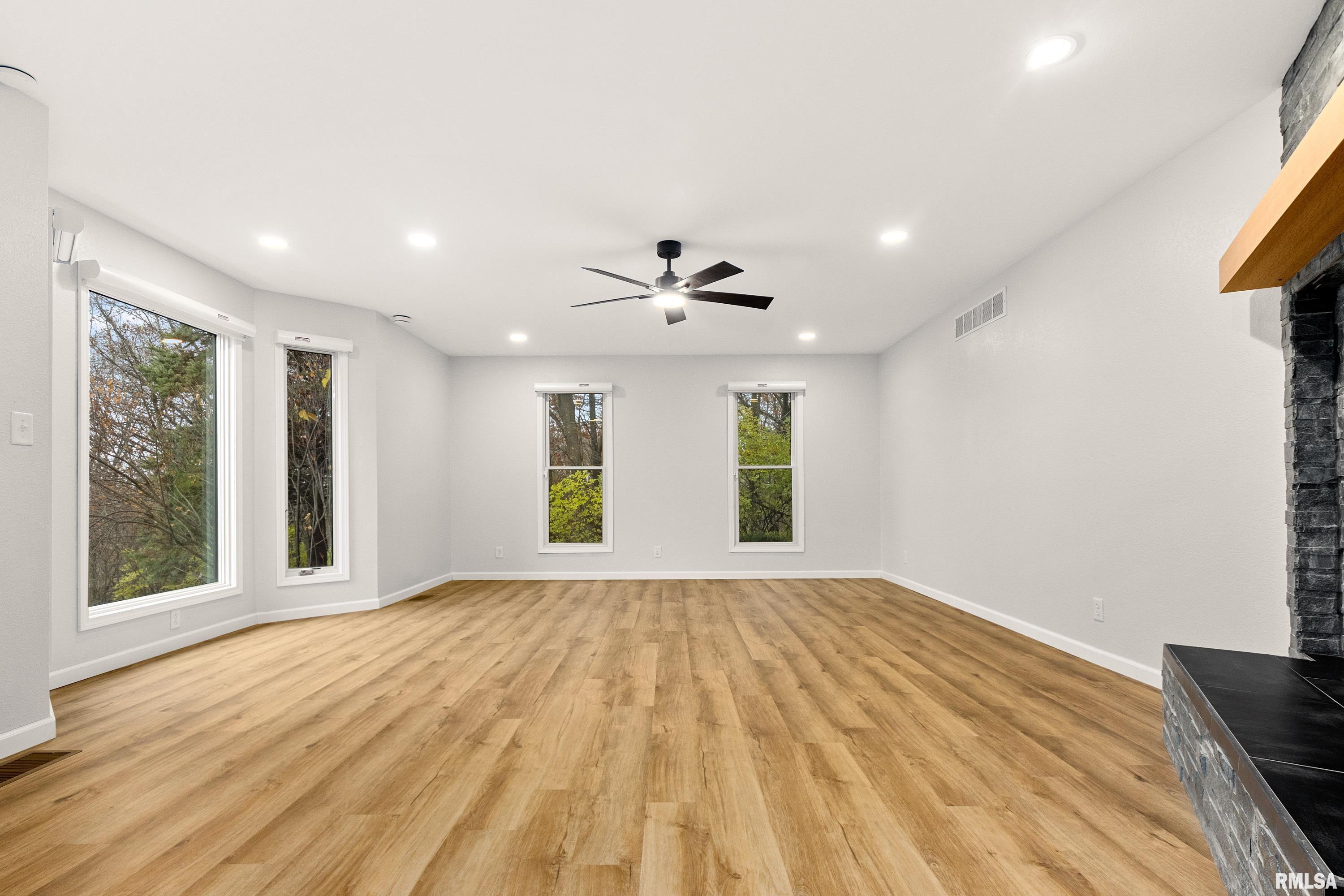 2211 Sheridan Road Pekin, IL 61554 - Photo 10 of 62