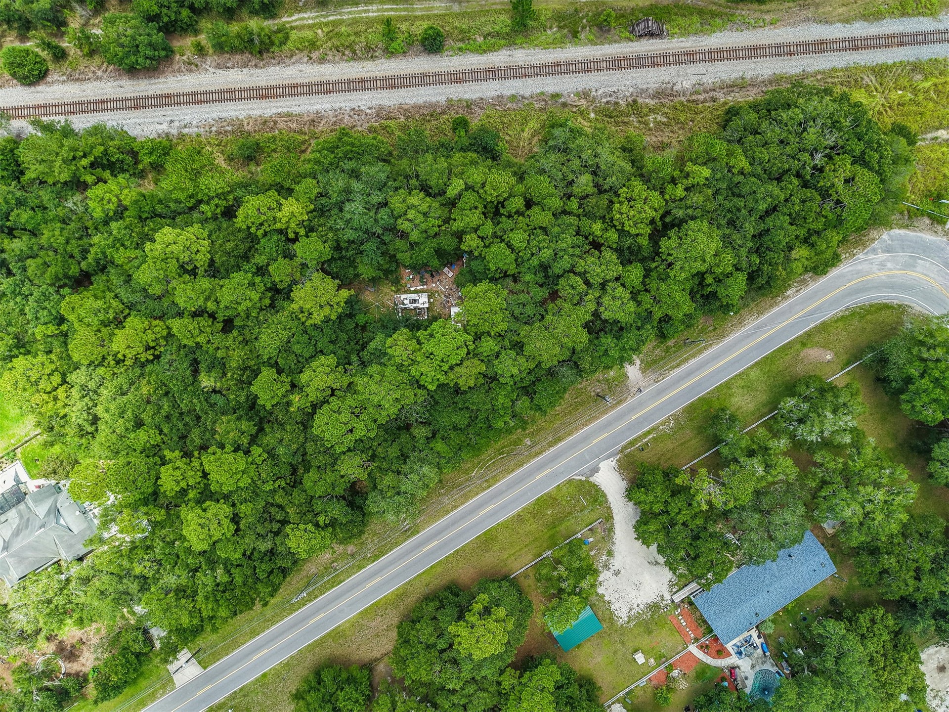 85414 North Harts Road Yulee, FL 32097 - Photo 2 of 10 a view of a garden from a balcony