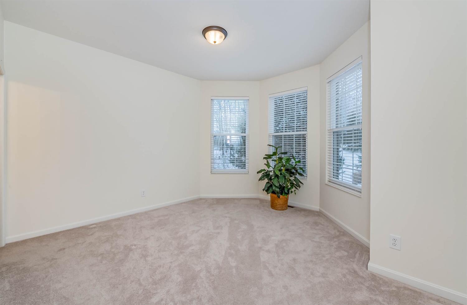 5609 Fox Ridge Court Cincinnati, OH 45247 - Photo 30 of 48
