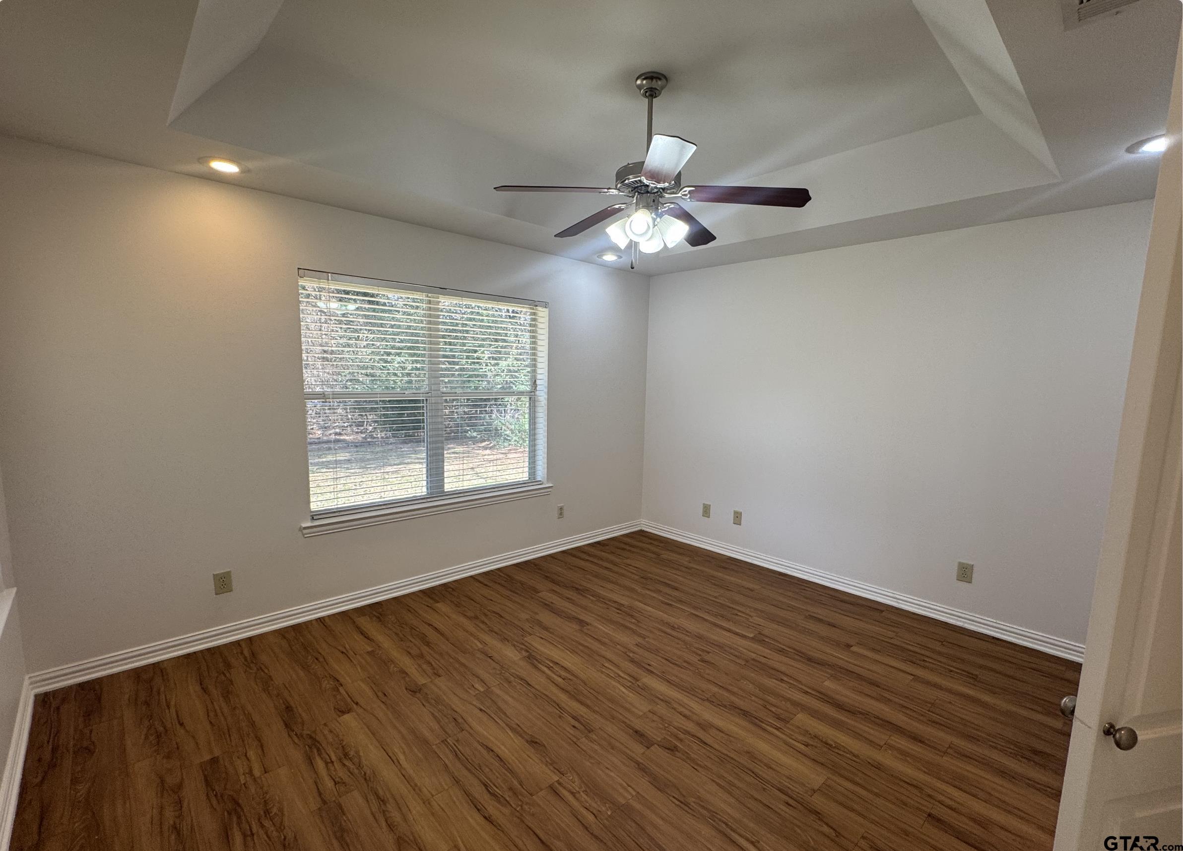 303 Kenneth Street Chandler, TX 75758 - Photo 11 of 33