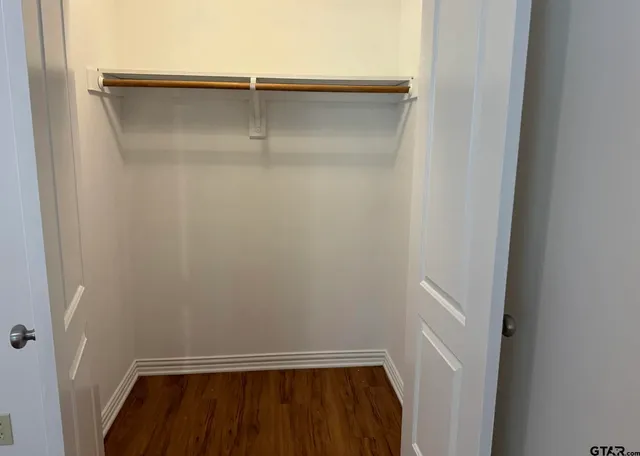 $1,700 | 303 Kenneth Street, Chandler, TX 75758