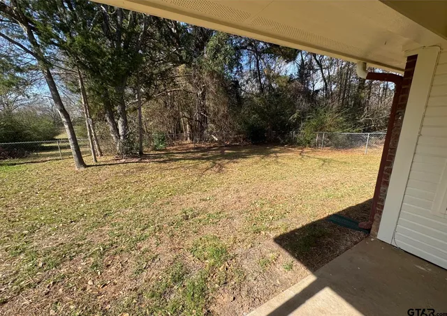 $1,700 | 303 Kenneth Street, Chandler, TX 75758