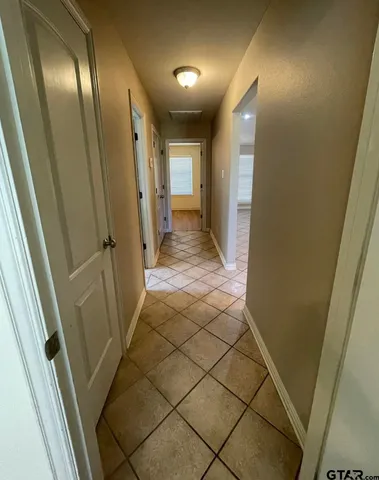 $1,800 | 303 Kenneth Street, Chandler, TX 75758