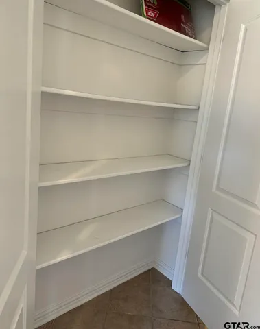 $1,800 | 303 Kenneth Street, Chandler, TX 75758