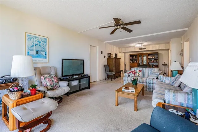 $230,000 | 2700 Bayshore Boulevard, Unit 9402, Dunedin, FL 34698