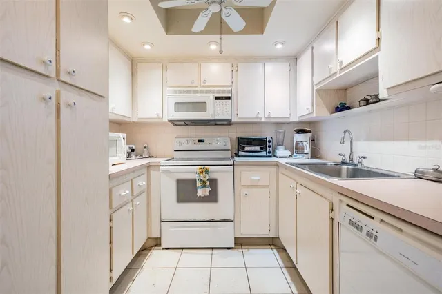 $230,000 | 2700 Bayshore Boulevard, Unit 9402, Dunedin, FL 34698