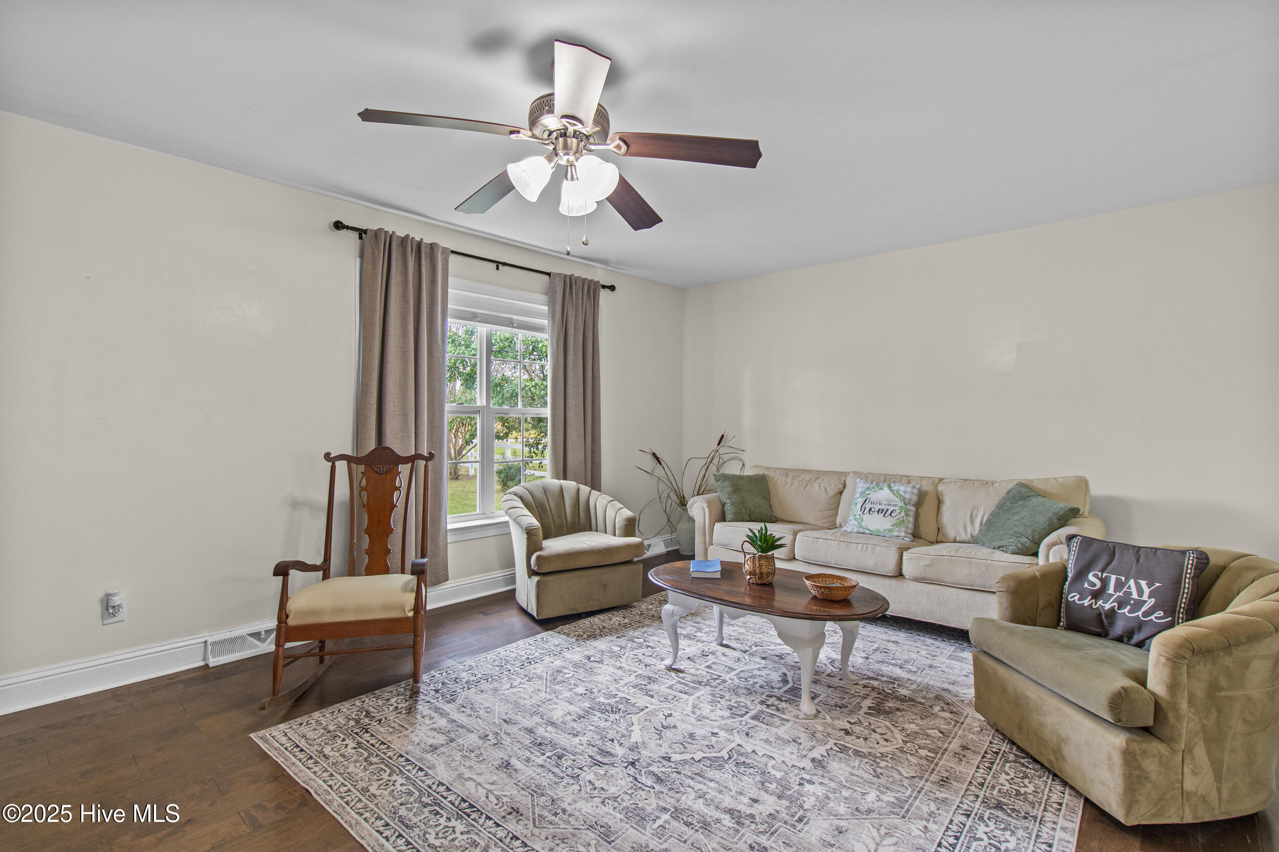 5301 Barber Road Seven Springs, NC 28578 - Photo 14 of 59 22_living room