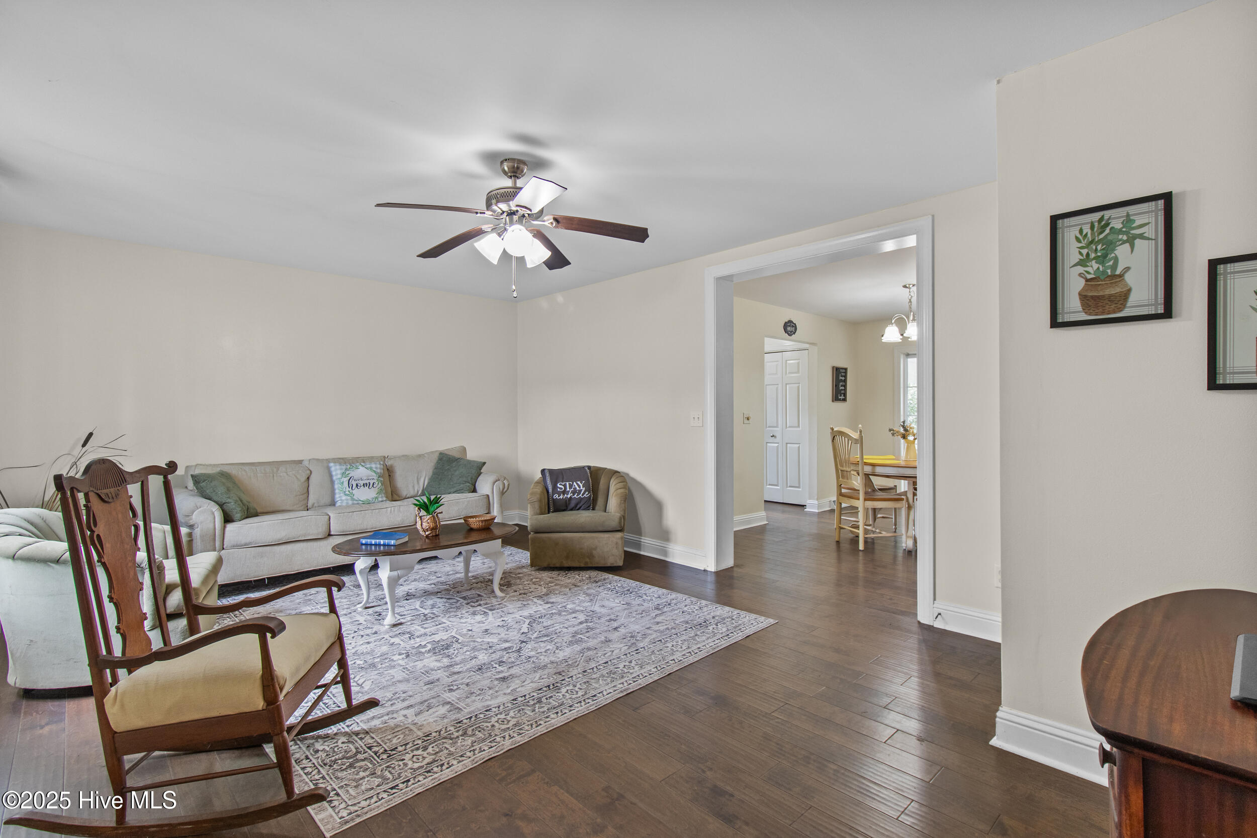 5301 Barber Road Seven Springs, NC 28578 - Photo 16 of 59 20_living room