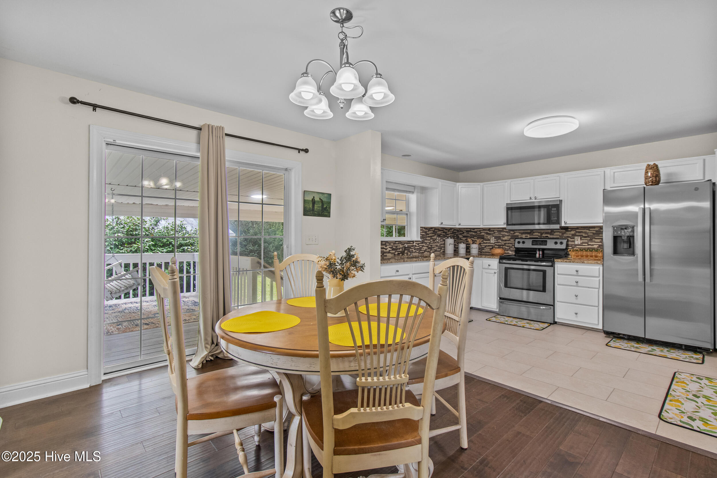 5301 Barber Road Seven Springs, NC 28578 - Photo 17 of 59 23_dining area