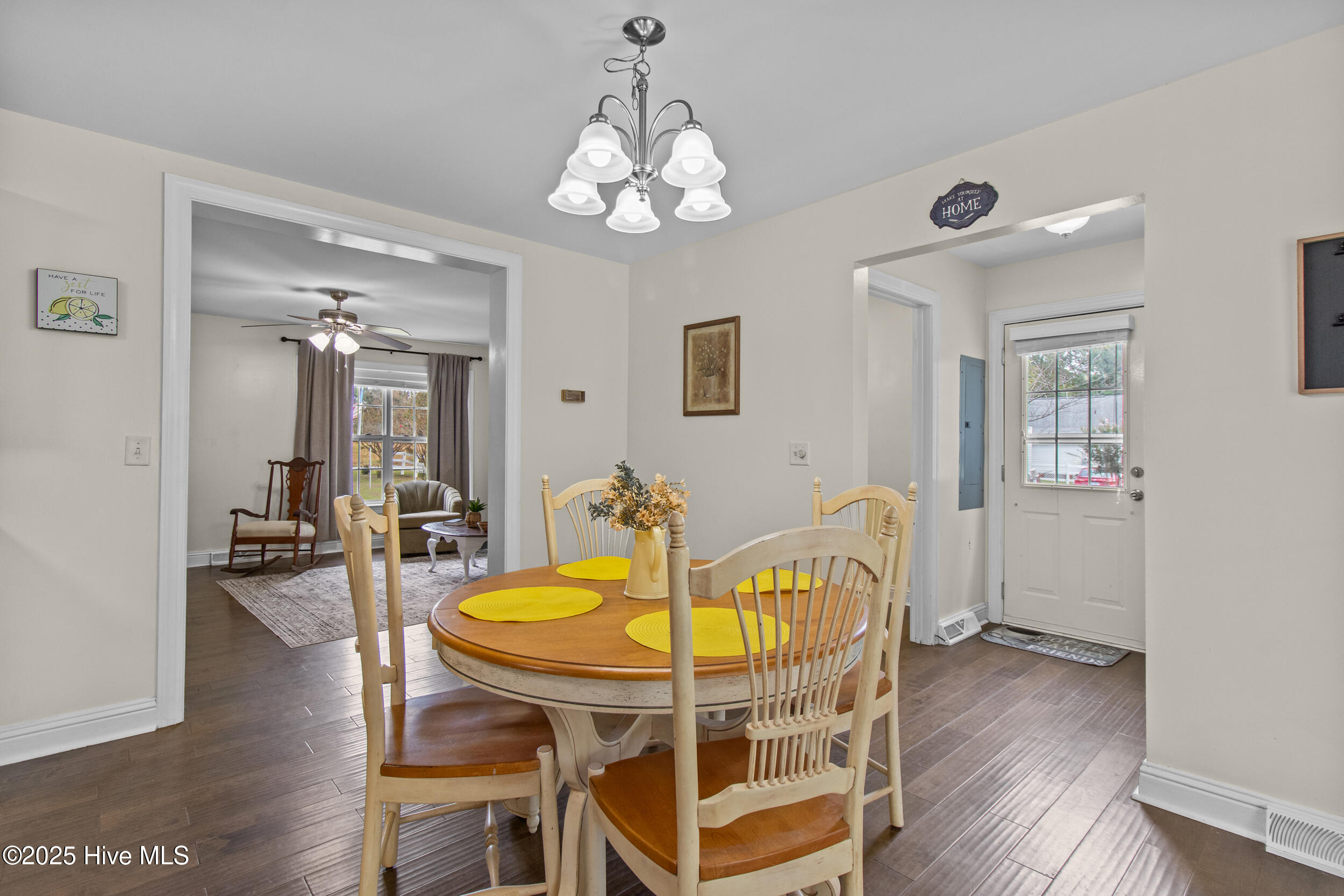 5301 Barber Road Seven Springs, NC 28578 - Photo 18 of 59 24_dining area
