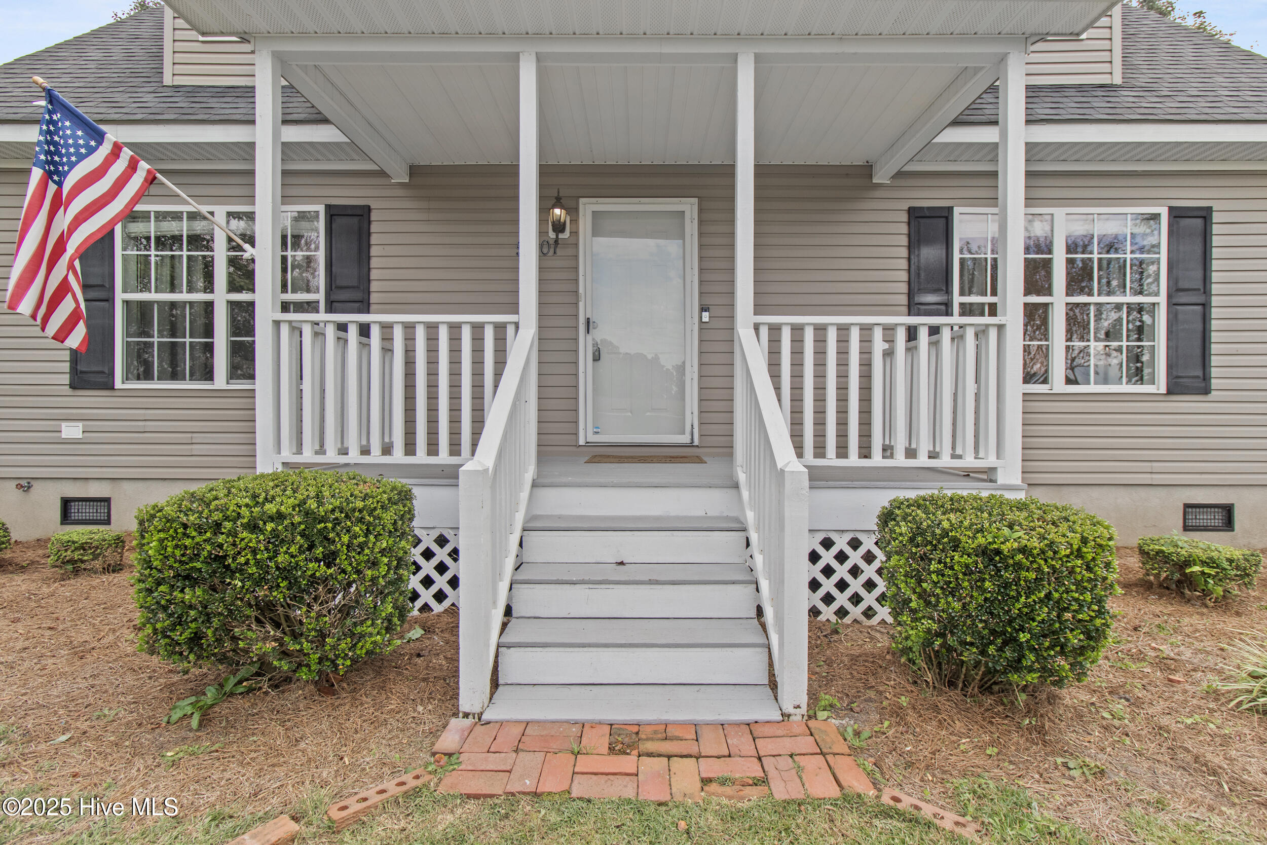 5301 Barber Road Seven Springs, NC 28578 - Photo 45 of 59 8_front entryway