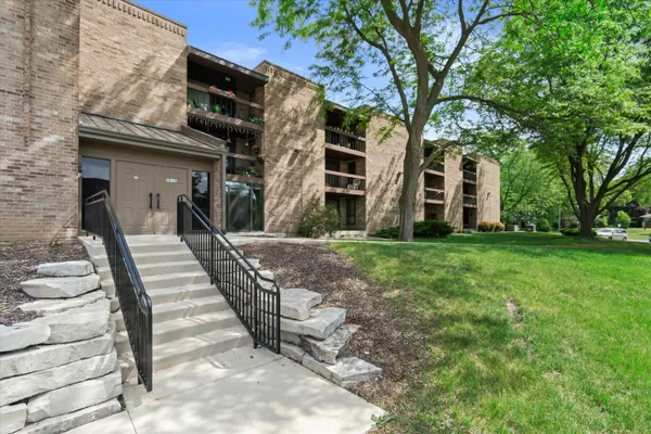 $136,000 | 3635 North Tucker Place, Unit 203, Milwaukee, WI 53222