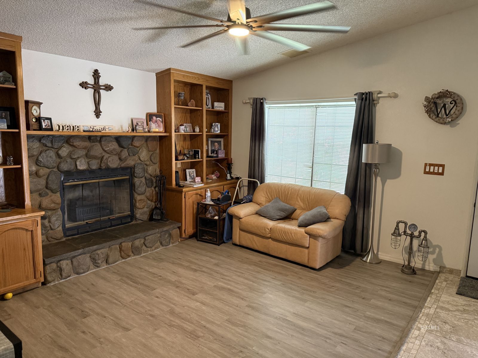 617 Glen Court Ridgecrest, CA 93555 - Photo 4 of 23