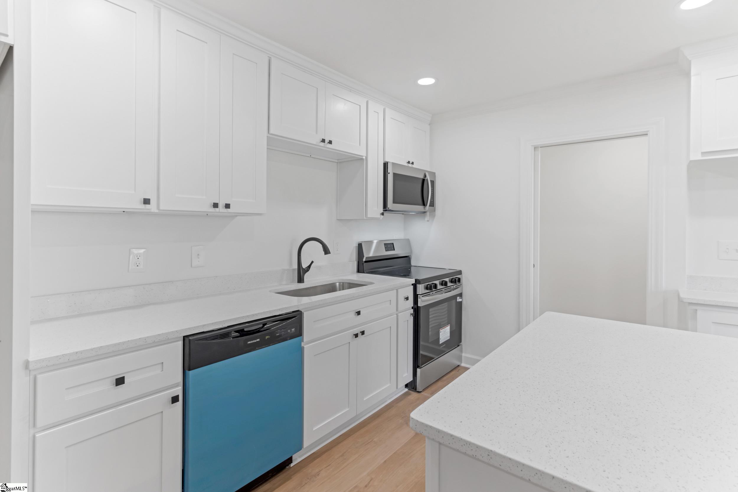 102 Artillery Road Taylors, SC 29687 - Photo 1 of 45