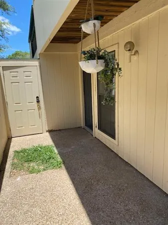 $209,000 | 6718 Silvermine Drive, Unit 302, Austin, TX 78736