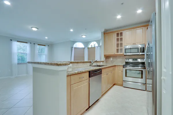 $3,200 | 1365 Vía De Pepi, Boynton Beach, FL 33426