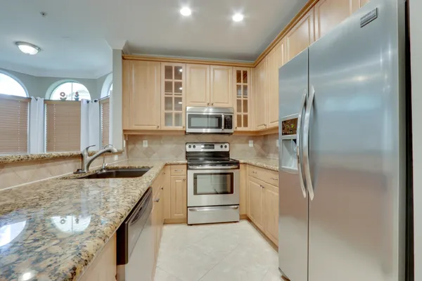 $3,200 | 1365 Vía De Pepi, Boynton Beach, FL 33426