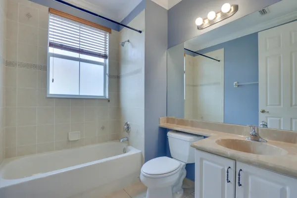 $3,200 | 1365 Vía De Pepi, Boynton Beach, FL 33426