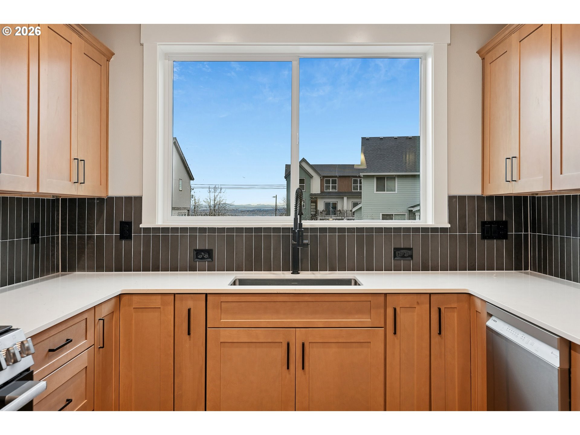 8819 Southwest 176th Avenue Beaverton, OR 97007 - Photo 11 of 41