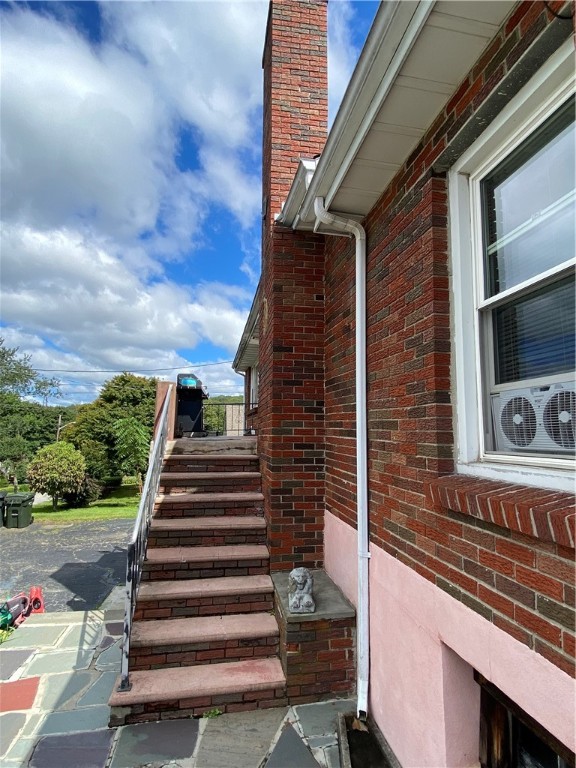 72 Oak Street Westerly, RI 02891 - Photo 17 of 37 Apt. B