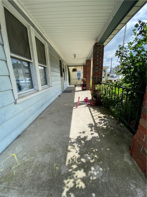 72 Oak Street Westerly, RI 02891 - Photo 30 of 37 Apt. A