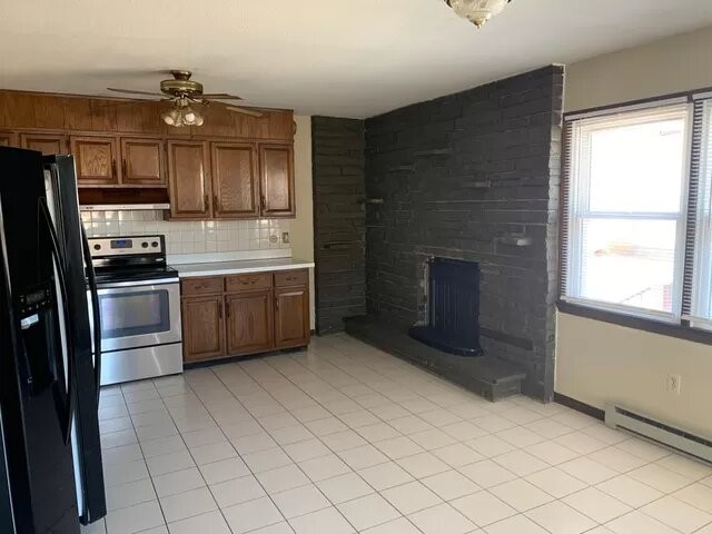 72 Oak Street Westerly, RI 02891 - Photo 3 of 37 Gallery Image 3