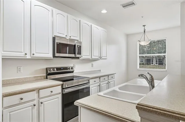 $2,200 | 7928 Limestone Lane, Unit 19105, Sarasota, FL 34233