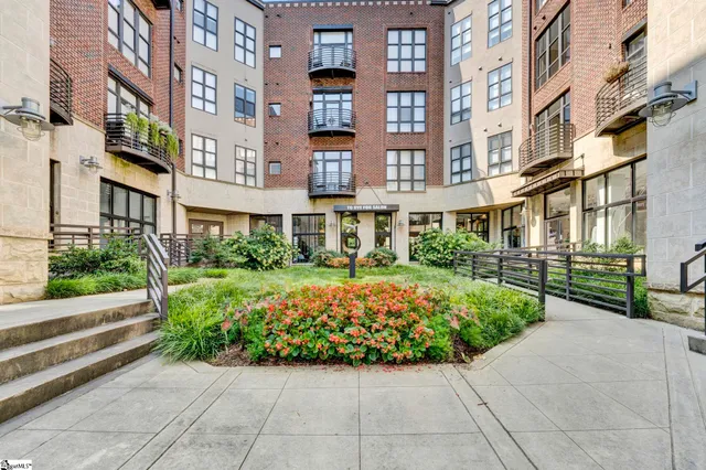 $1,850 | 224 South Laurens Street, Unit 410, Greenville, SC 29601