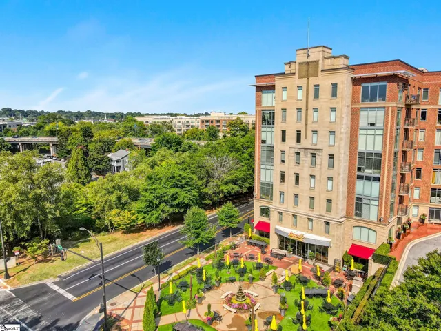 $1,850 | 224 South Laurens Street, Unit 410, Greenville, SC 29601