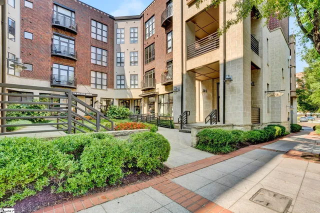 $1,850 | 224 South Laurens Street, Unit 410, Greenville, SC 29601