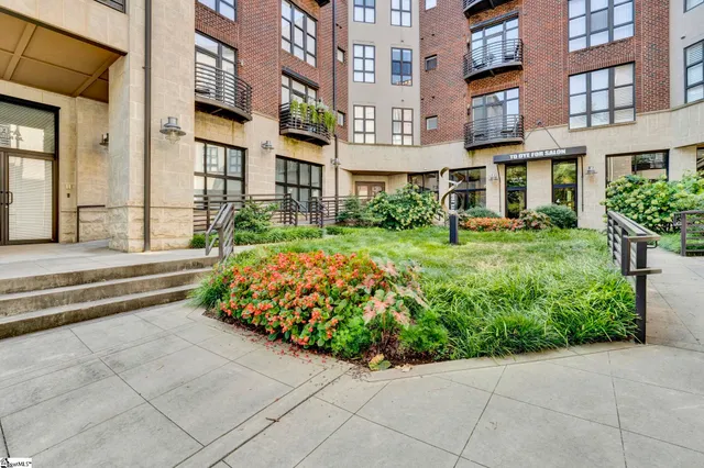 $1,850 | 224 South Laurens Street, Unit 410, Greenville, SC 29601