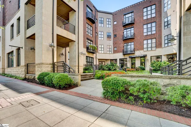 $1,850 | 224 South Laurens Street, Unit 410, Greenville, SC 29601