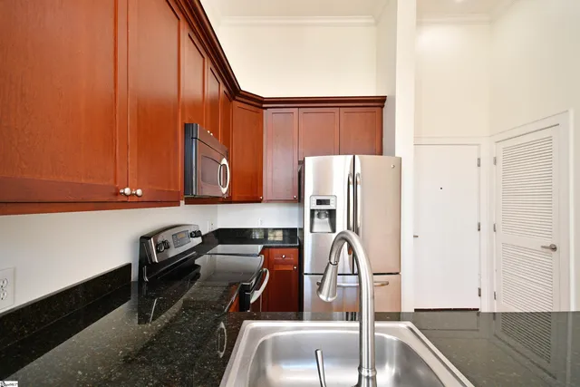 $1,850 | 224 South Laurens Street, Unit 410, Greenville, SC 29601