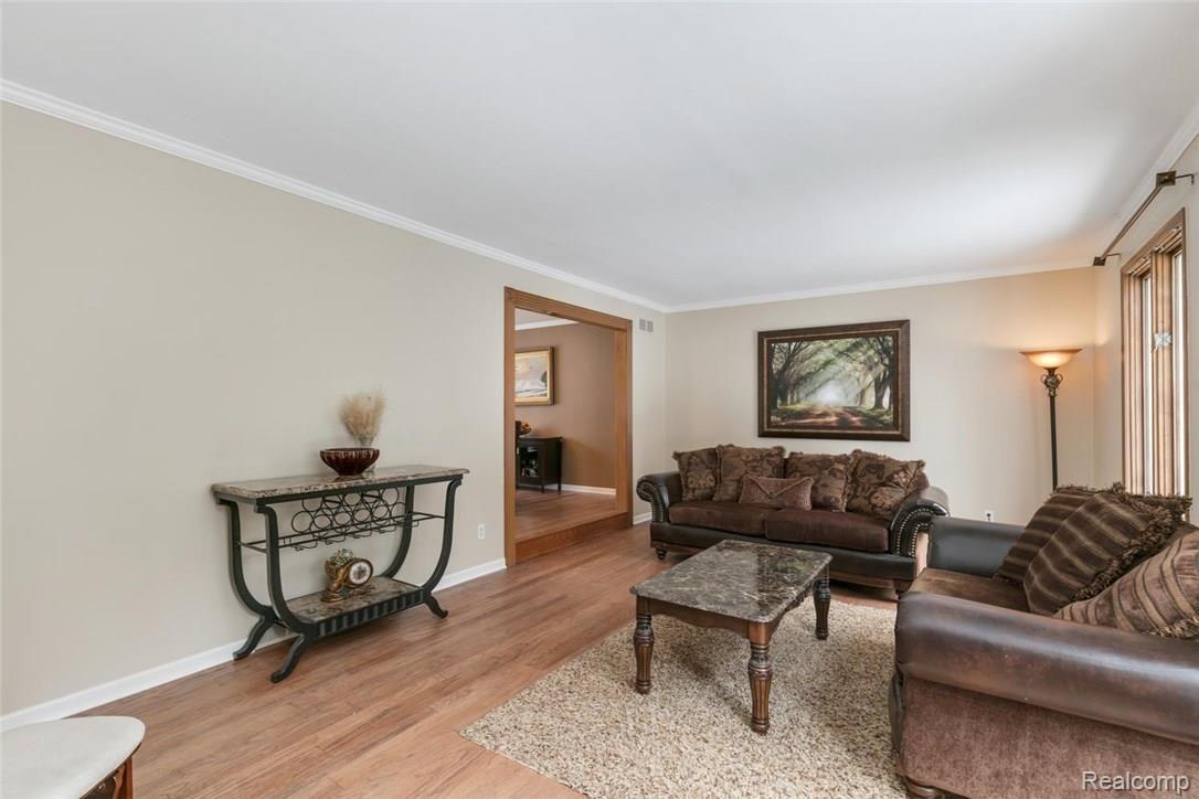 1747 Seever Circle Rochester, MI 48309 - Photo 11 of 30 1747 Seever Cir Rochester-large-028-26-1747 Seever Circle00028-1500x1000-72dpi.jpg