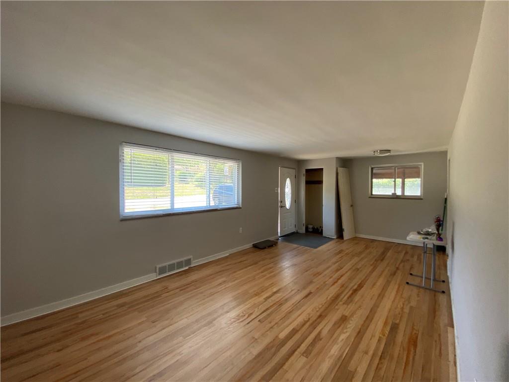 604 Burchfield Road Allison Park, PA 15101 - Photo 4 of 22 Living / Dining Area
