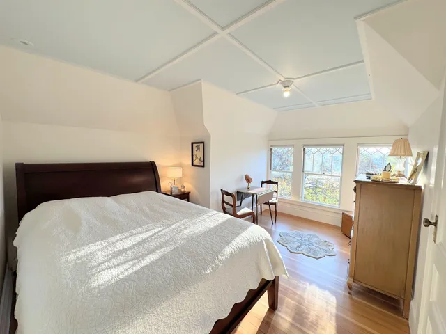 $815,000 | 887 Chestnut Street, Manchester, NH 03104