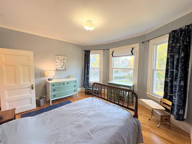 $815,000 | 887 Chestnut Street, Manchester, NH 03104