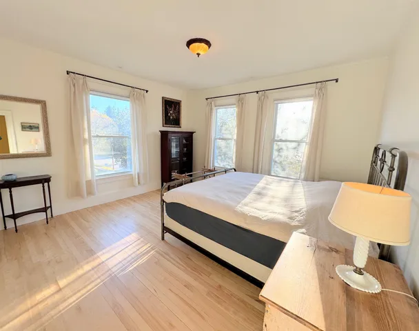 $815,000 | 887 Chestnut Street, Manchester, NH 03104