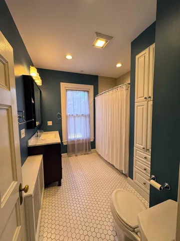 $815,000 | 887 Chestnut Street, Manchester, NH 03104