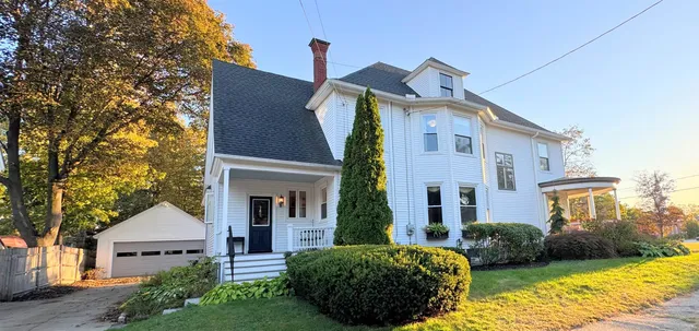 $815,000 | 887 Chestnut Street, Manchester, NH 03104