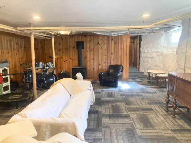 $815,000 | 887 Chestnut Street, Manchester, NH 03104