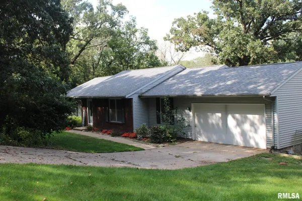 a view of outdoor space yard and porch