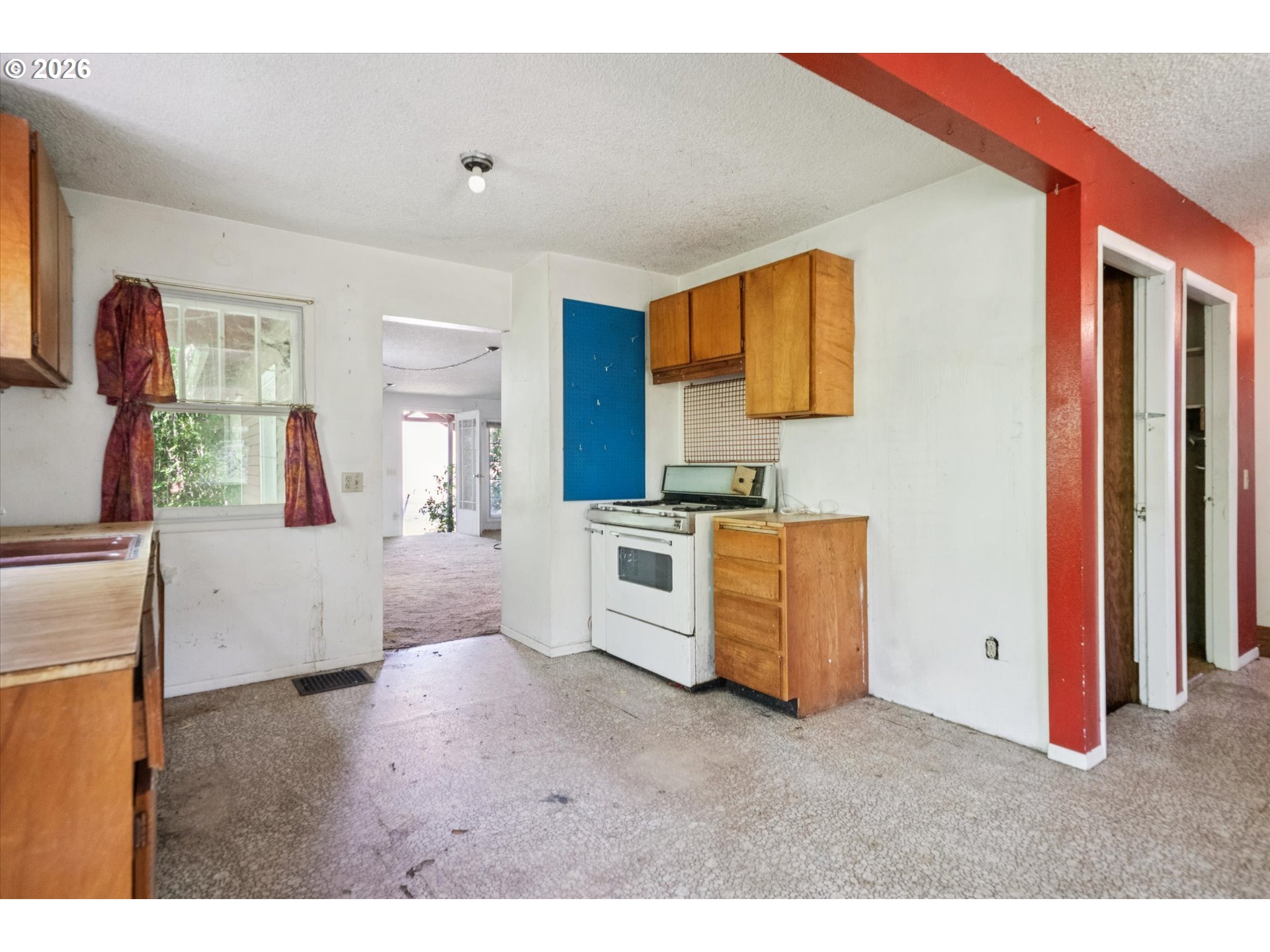 4450 Southwest 107th Avenue Beaverton, OR 97005 - Photo 17 of 34