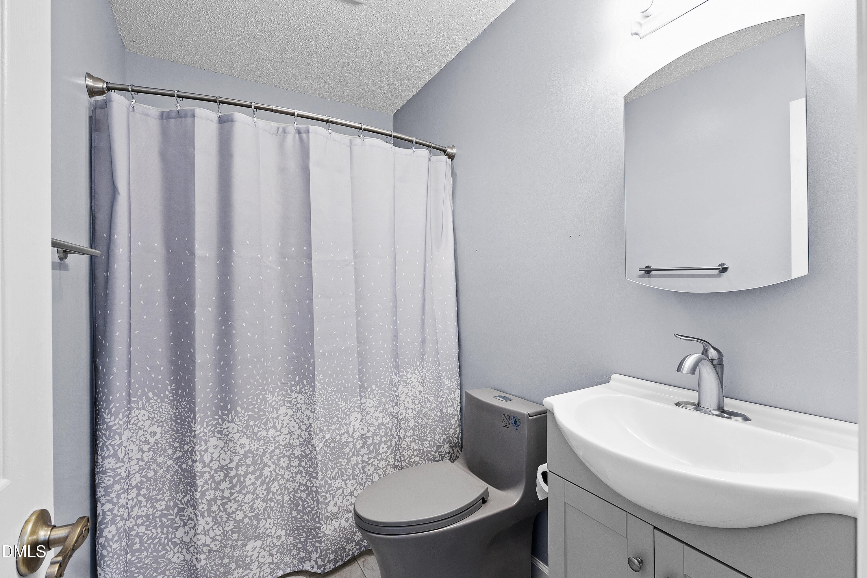 17 Coldstream Lane, Unit 6 Pinehurst, NC 28374 - Photo 26 of 62 17_coldstream_bathB_1