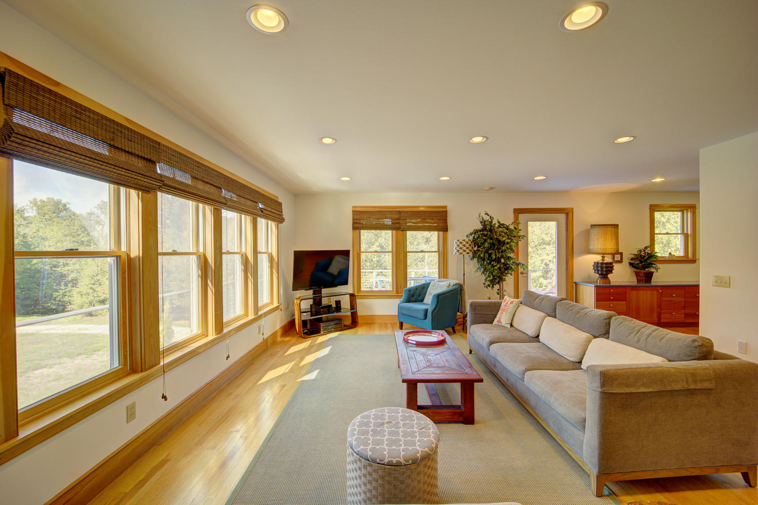 424 Flye Point Road Brooklin, ME 04616 - Photo 18 of 78 Living Room 1