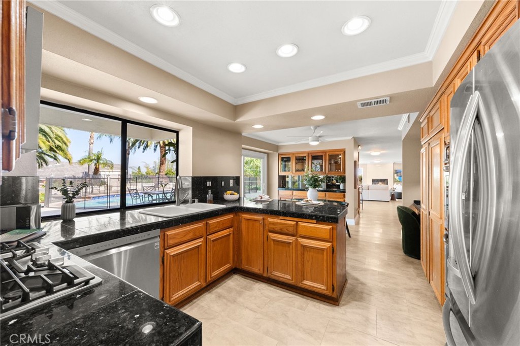 6071 Zircon Avenue Rancho Cucamonga, CA 91701 - Photo 10 of 75