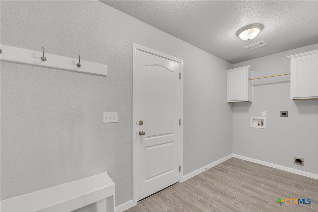 215 Overlook Trail Copperas Cove, TX 76522 - Photo 26 of 36 a view of bathroom