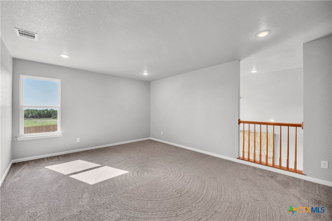 215 Overlook Trail Copperas Cove, TX 76522 - Photo 27 of 36 an empty room with a window