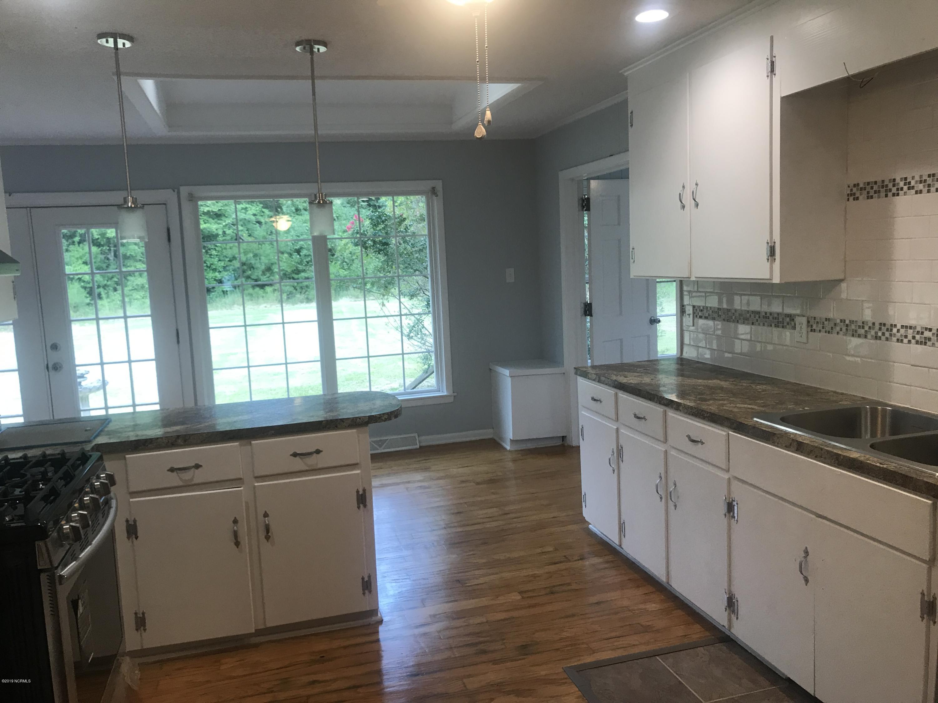 2110 Hardee Road Kinston, NC 28504 - Photo 8 of 23 IMG_8306